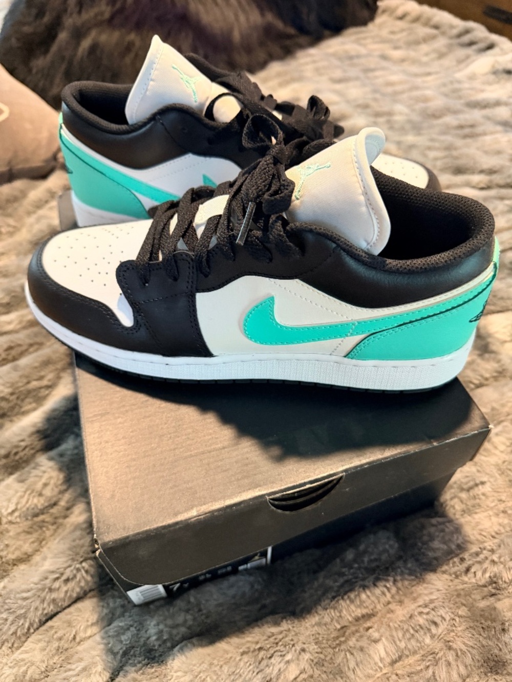 Nike Air Jordan New in box, NWT Sz 7Y, women’s Sz 8.5